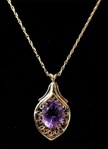 Stunning 10K Yellow Gold Amethyst Gemstone Pendant Necklace