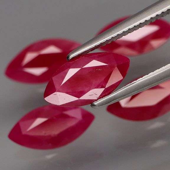 Fantastic 4.67ct set of MARQUISE CUT Burmese Rubies!