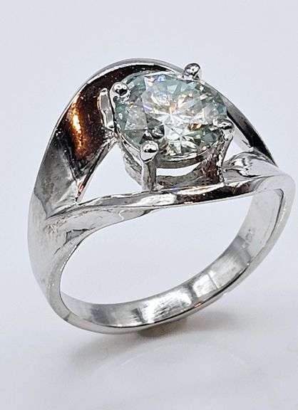 Dazzling 14 Kt White Gold Plated 2.75 Ct White Lab Simulated Diamond Ring