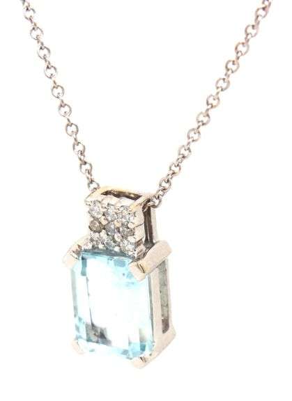 14kt White gold 2.25ct aquamarine and diamond pendant on chain