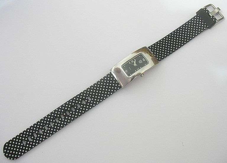 CONTENT OF SAFE DEPOSIT BOX: PAOLO GUCCI LADIES WATCH