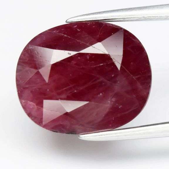 What? 6 carat heated only Kenyan Ruby? Yes please!