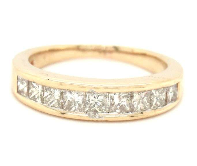 14kt Yellow gold 0.75ctw princess cut channel set graduated band