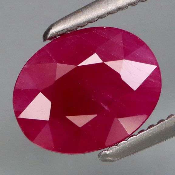 Stunning 2.14ct top pigeons blood red Burmese Ruby!