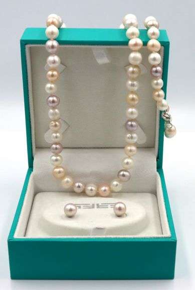 Set of Effy Pearl necklace, bracelet and earrings