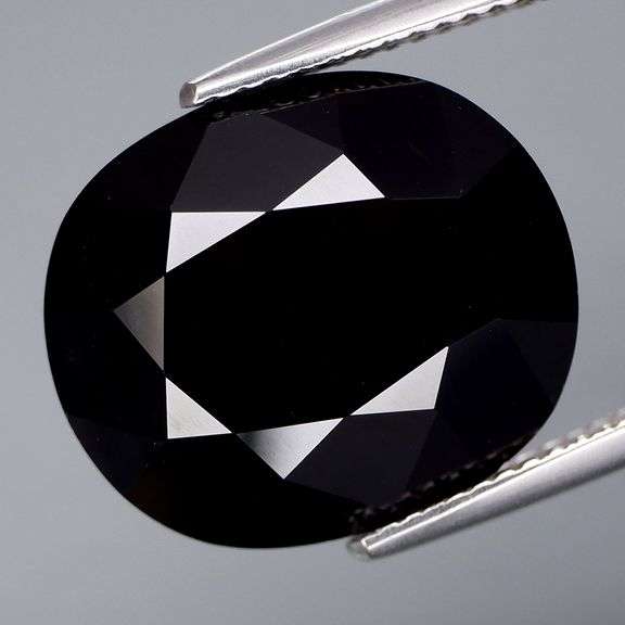 Simply incredible! 17.07ct black to red Mozambique Garnet!
