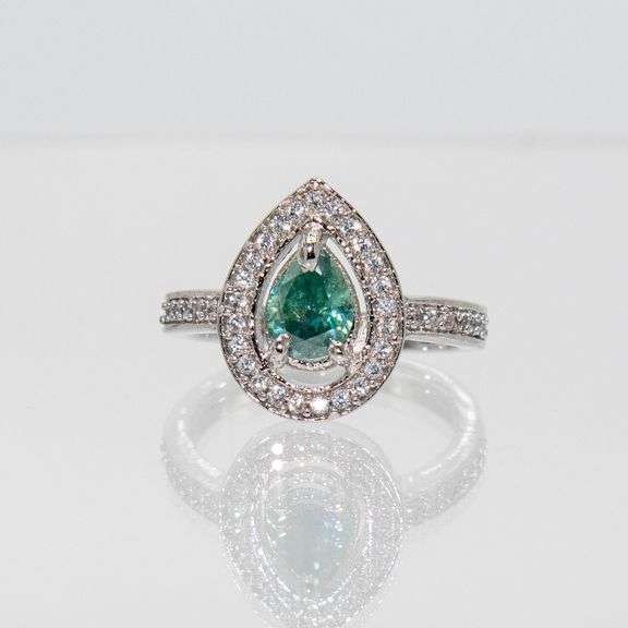 14 Kt White Gold Plate Sparkling 3.15 Ct Emerald Green Blue Lab Simulated Diamond Ring
