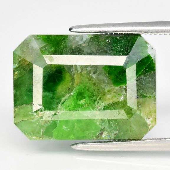 Massive! 10.47ct untreated Tsavorite Garnet!