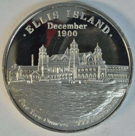 Beautiful Ellis Island 5 Troy Oz pure .999 Fine Silver Medallion