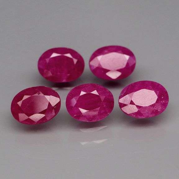Deep color in this heavy 7.74ct PIGEONS BLOOD Ruby set!!!