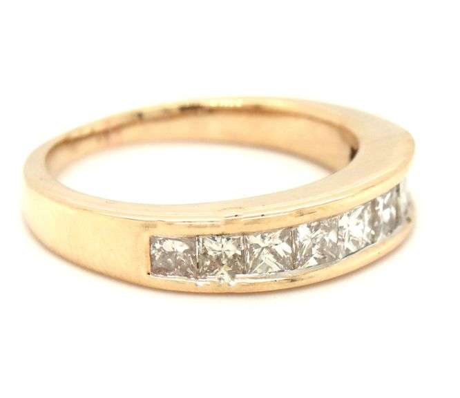 14kt Yellow gold 0.75ctw princess cut channel set graduated band