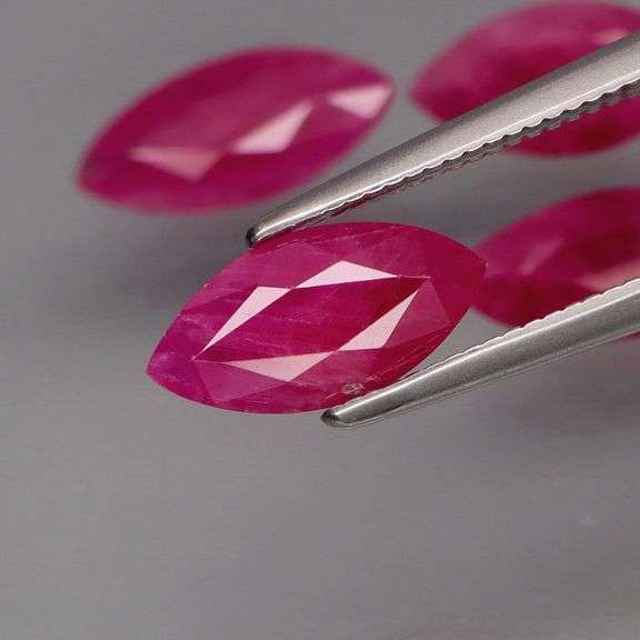 Fantastic 4.49ct set of MARQUISE CUT Burmese Rubies!