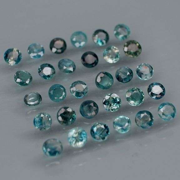 Heated only! 4.22ct greenish blue Sapphire set!