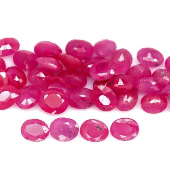 Simply gorgeous 12.30ct reddish pink Ruby set