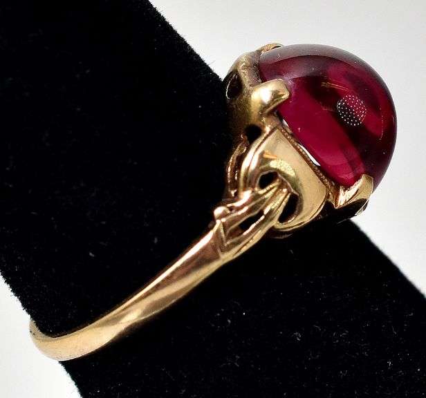 Pretty 10K Yellow Gold Synthetic Ruby Gemstone Ring