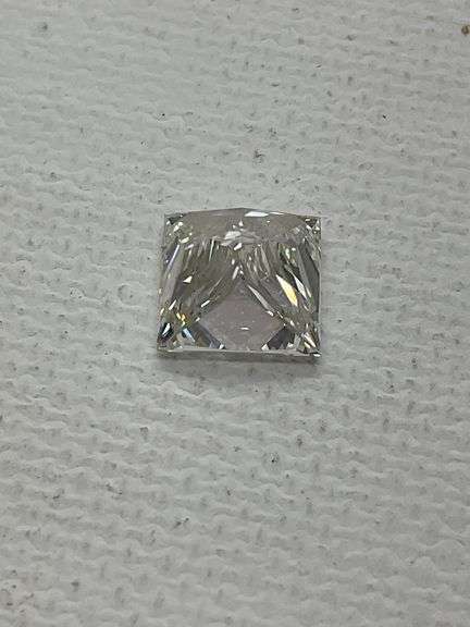 CERTIFIED 1.75 CARAT PRINCESS CUT LAB GROWN DIAMOND