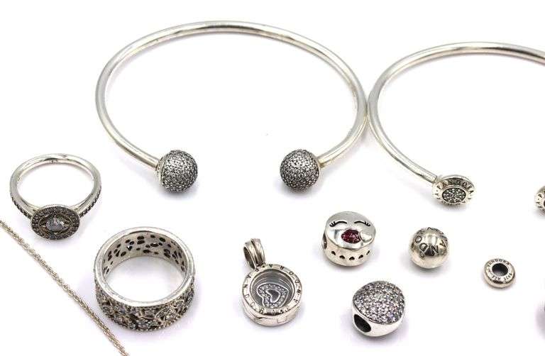 Lot of Pandora mixed jewelry in 925 sterling silver