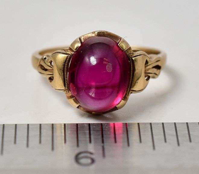Pretty 10K Yellow Gold Synthetic Ruby Gemstone Ring