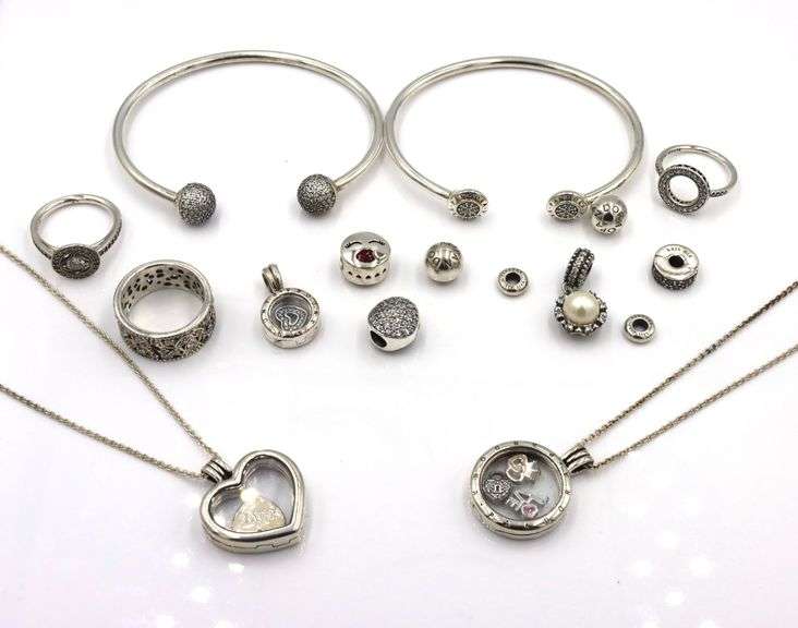 Lot of Pandora mixed jewelry in 925 sterling silver