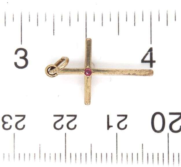 8kt Yellow gold ruby cross pendant