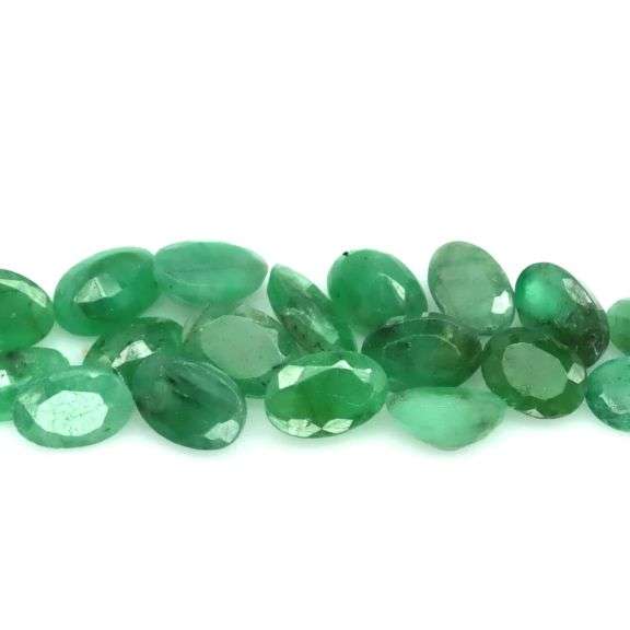 Rich emerald green 7.85ct 18pc Emerald set