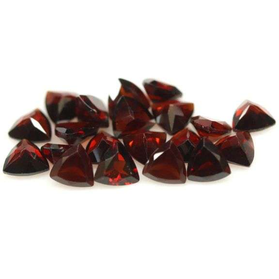 Stunning 10.86ct trillion cut cherry red Garnet set