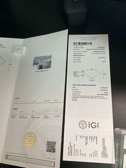 I.G.I CERTIFIED 1.55 CARAT MARQUISE CUT LAB GROWN DIAMOND