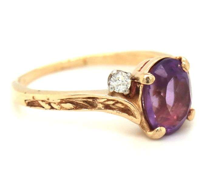 10kt Yellow gold amethyst and diamond ring