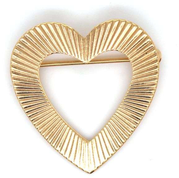 14kt Yellow gold heart shaped brooch