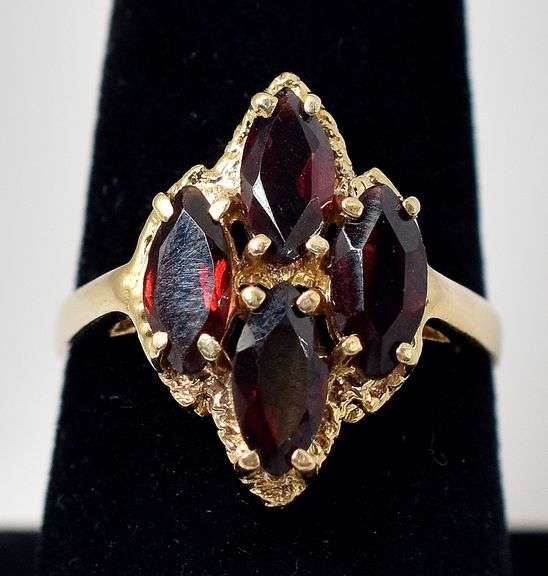 Beautiful 14K Yellow Gold Red Garnet Gemstone