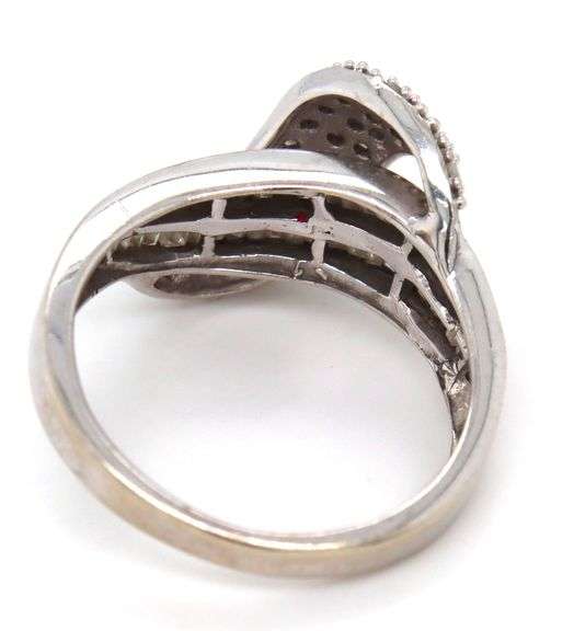 Nicely Styled 10K WG Baguette & Round Diamond Ring