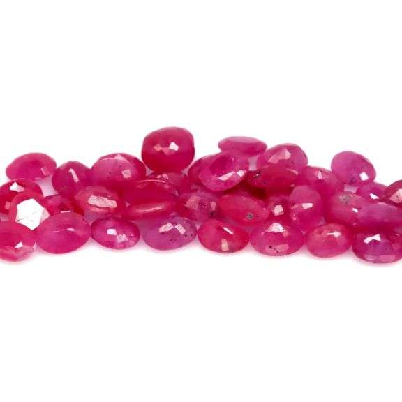 Simply gorgeous 12.30ct reddish pink Ruby set