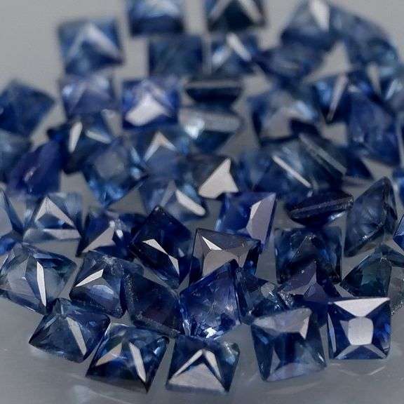 Heated only! 3.27ct royal blue Sapphire set