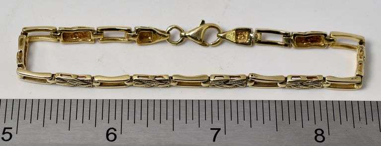 Gleaming 14K Yellow Gold Bracelet