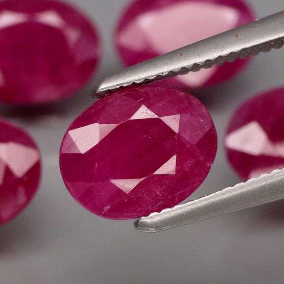 Deep color in this heavy 7.74ct PIGEONS BLOOD Ruby set!!!