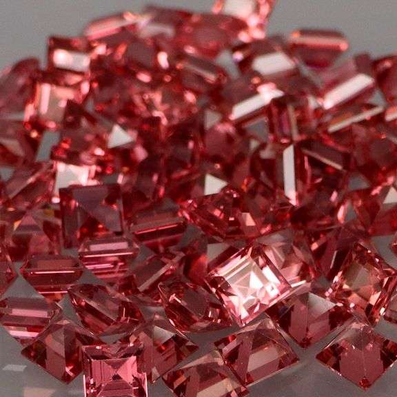Very rare 4.20ct set of pink Malaya Garnets