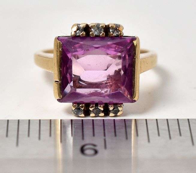 Vintange 10K Yellow Gold Pink Sapphire Gemstone and Diamond Ring