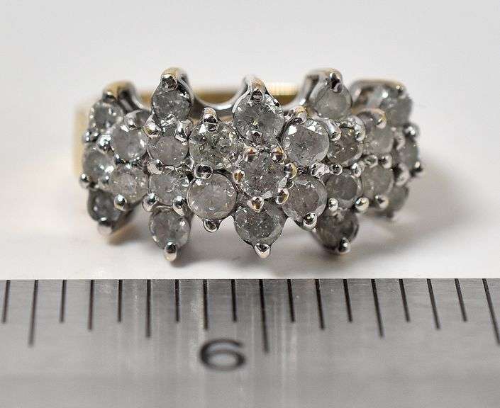 Gorgeous 10K Yellow Gold 1.00CTW Diamond Cluster Ring