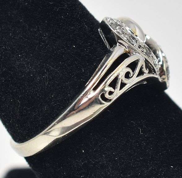 Loving 10K White Gold Diamond Heart Ring