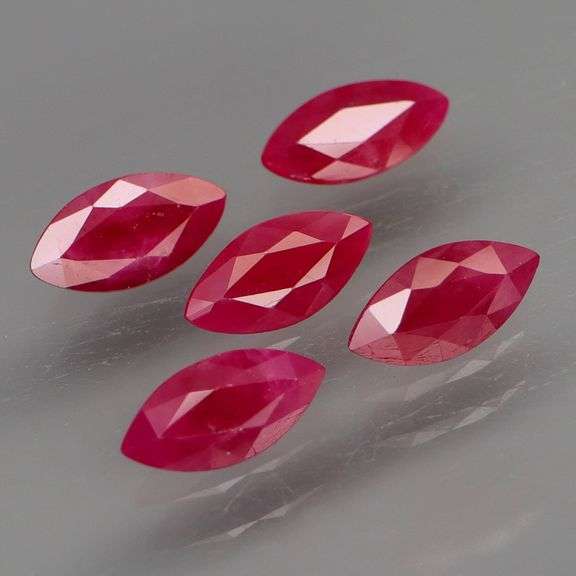 Fantastic 4.67ct set of MARQUISE CUT Burmese Rubies!