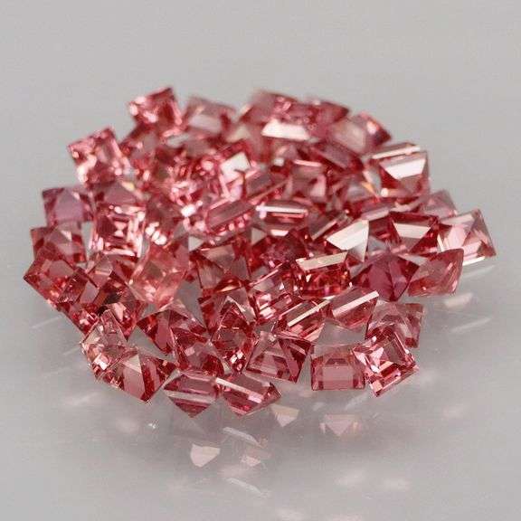 Exquisite 3.88ct set of rare pink Malaya Garnets