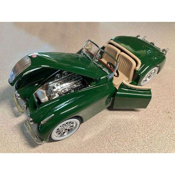 Jaguar XK 120 Roadster (1951) Die-Cast Model
