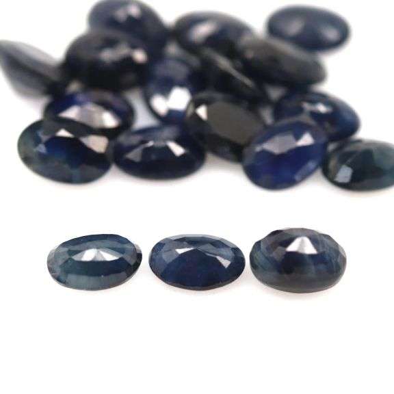 Rich! 9.98ct dark blue Sapphire set from Madagascar!