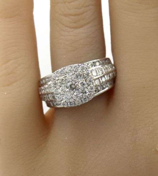14kt White gold 2ctw diamond halo cluster ring