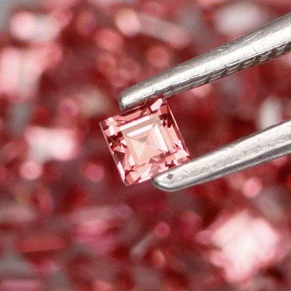 Exquisite 4.17ct set of rare pink Malaya Garnets