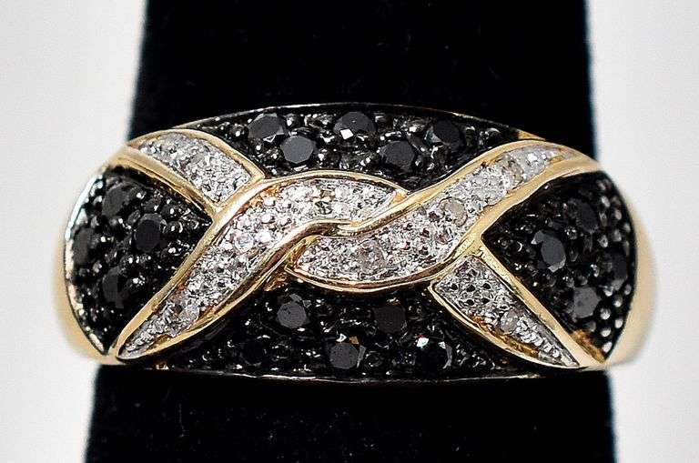 Alluring 14K Yellow Gold Black Spinel Gemstone and Diamond Ring