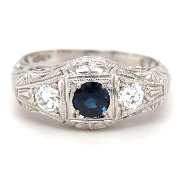 Vintage 18kt White gold sapphire and diamond ring