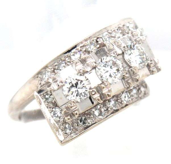 14kt White gold 1.05ctw three diamond bypass ring