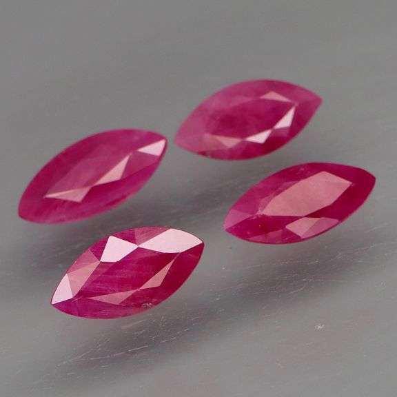 Fantastic 4.49ct set of MARQUISE CUT Burmese Rubies!