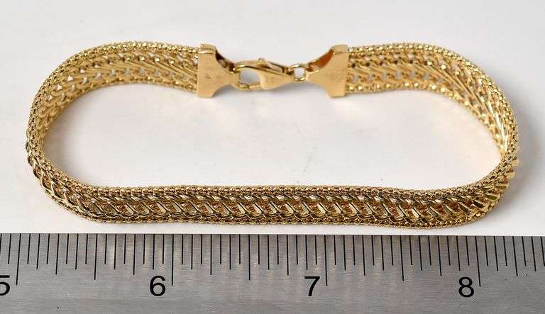 Sturdy 18K Yellow Gold Chain Link Bracelet